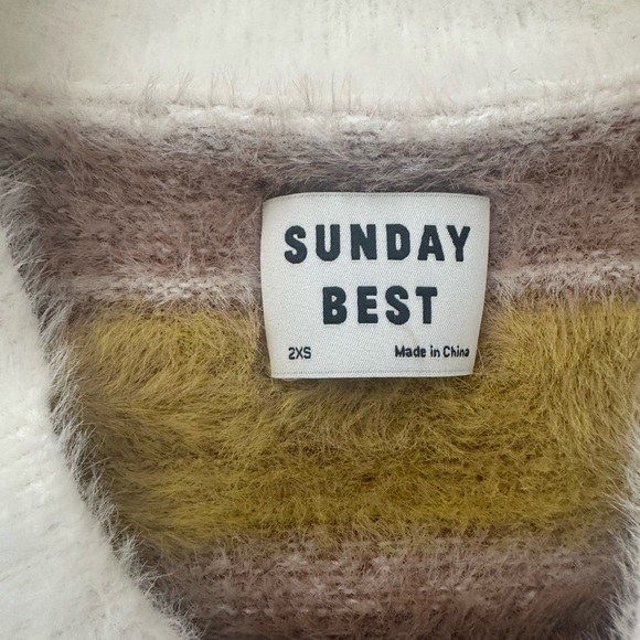 Aritzia Sunday Best kitten v-neck sweater - Picture 4 of 5